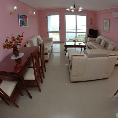 Erti'S Apartments Sarandë Eksteriør bilde